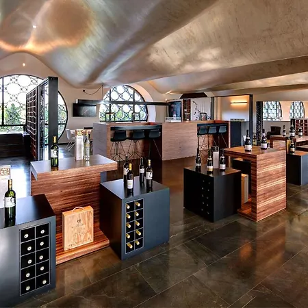 Mastinell Cava & Boutique By Olivia Collection 5*
